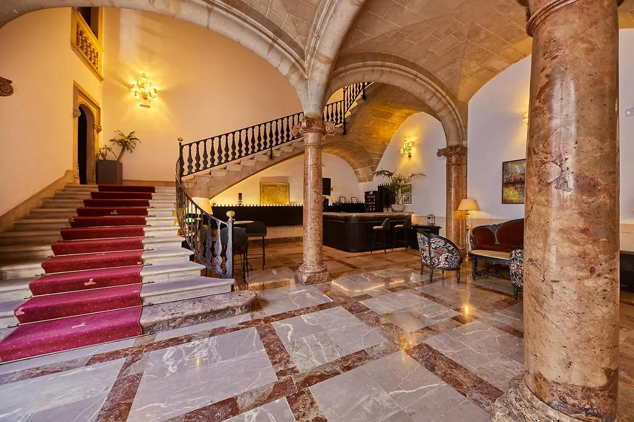Hotel Born location